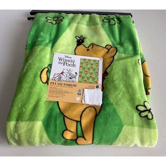 Disney Winnie The Pooh St Patrick’s Day Green Clovers Bees Throw Blanket 50 X 70 - Picture 3 of 14